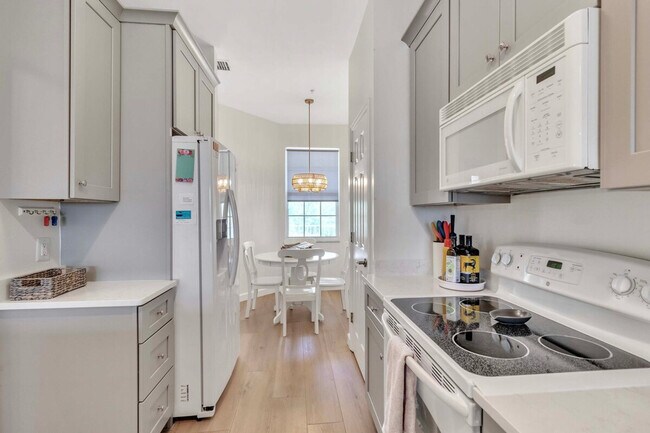 Building Photo - 14320 Bristol Bay Pl