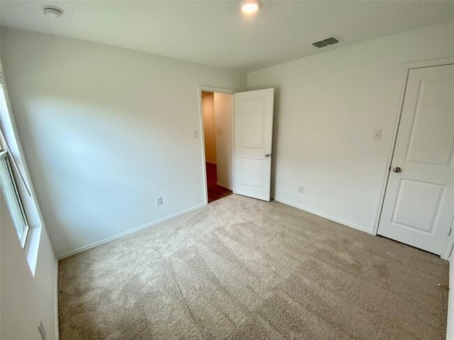 Building Photo - 1701 Madison Dr