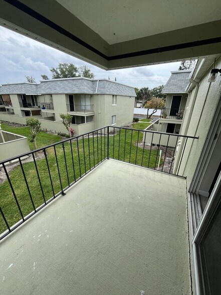 Building Photo - 525 Conway Rd