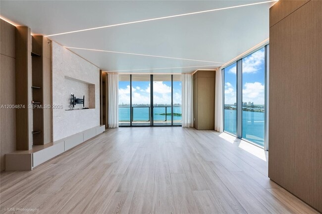 Building Photo - 788 NE 23rd St