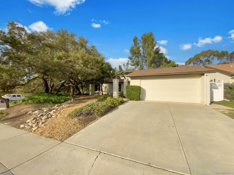 Building Photo - 11002 Promesa Dr