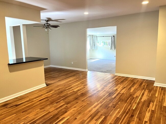 Building Photo - 5657 Barclay Ave