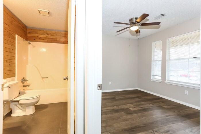 Building Photo - 31 Hickory Ridge