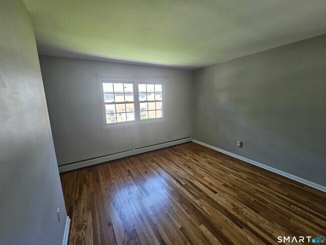 Building Photo - 55 Beths Ave