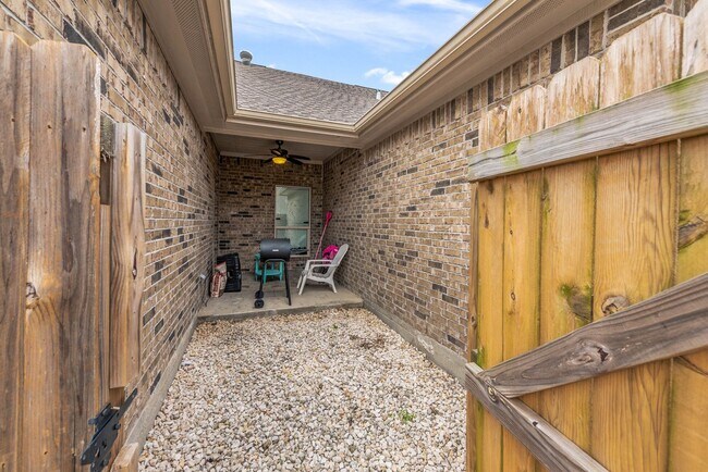 Building Photo - 3603 Haverford Rd