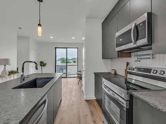 Building Photo - Modern Luxury Meets Everyday Comfort | 2025-Built 2BR Townhome | Near Southside Living