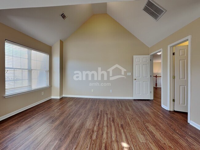 Building Photo - 107 Elba Dr