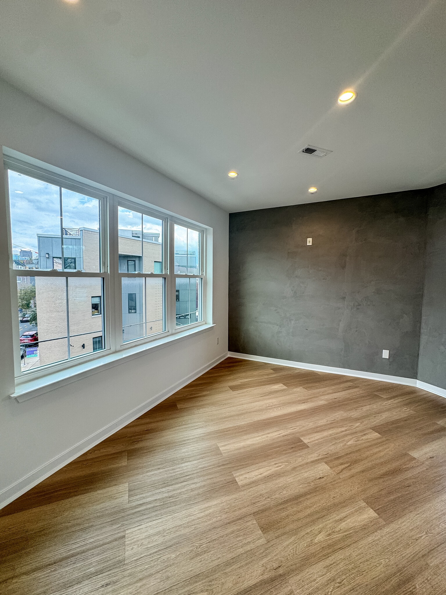 Building Photo - 2539 Grays Ferry Ave