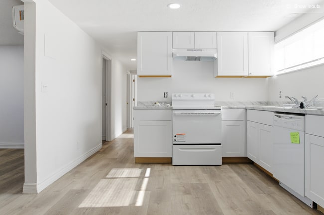 Building Photo - 445 W 400 N