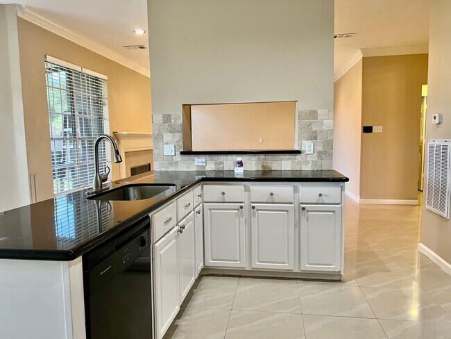 Building Photo - 1802 Hickory Hill Ct