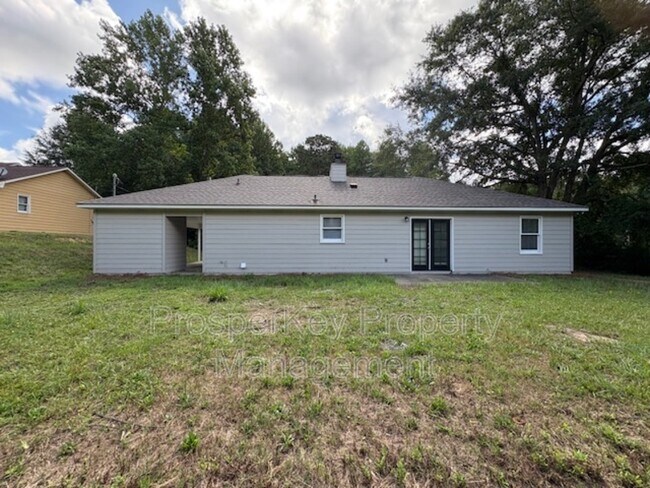 Building Photo - 205 Bonanza Dr