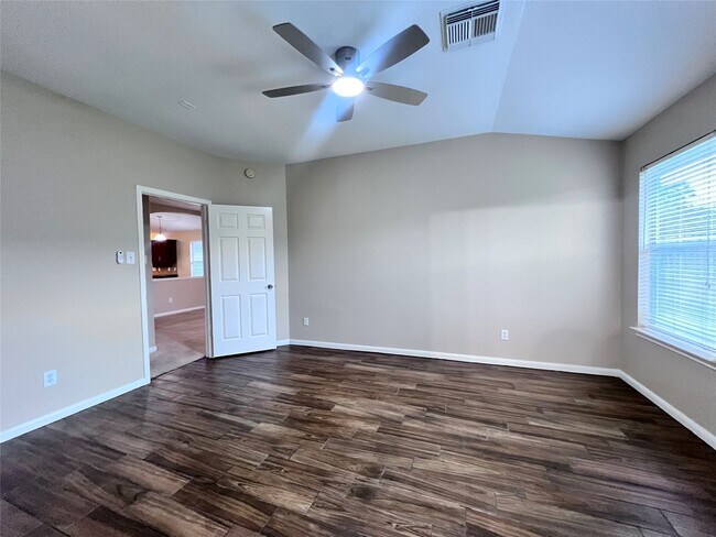 Building Photo - 11750 Pinemeade Ln