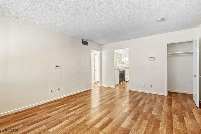 Building Photo - 214 George Pl