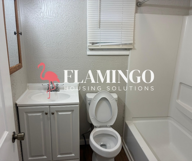 Building Photo - 913 Westwood Ave