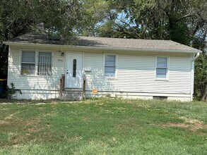 Building Photo - 3 bedroom 1 bath