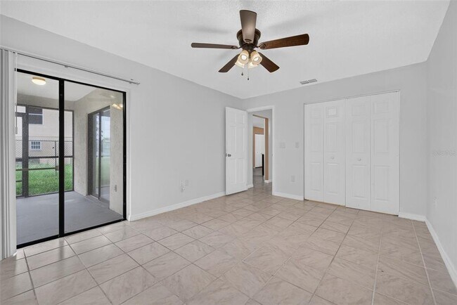 Building Photo - 658 Royalty Ct