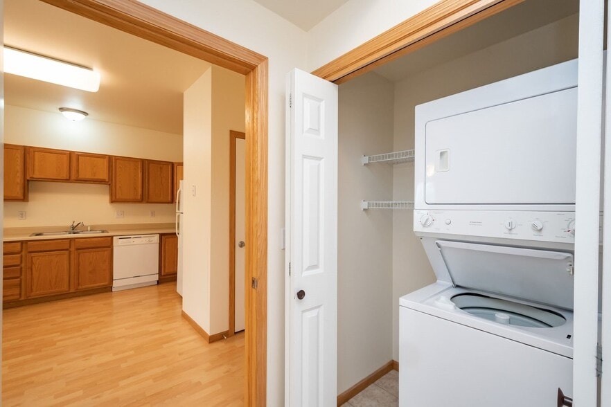 Building Photo - Woodridge Estates