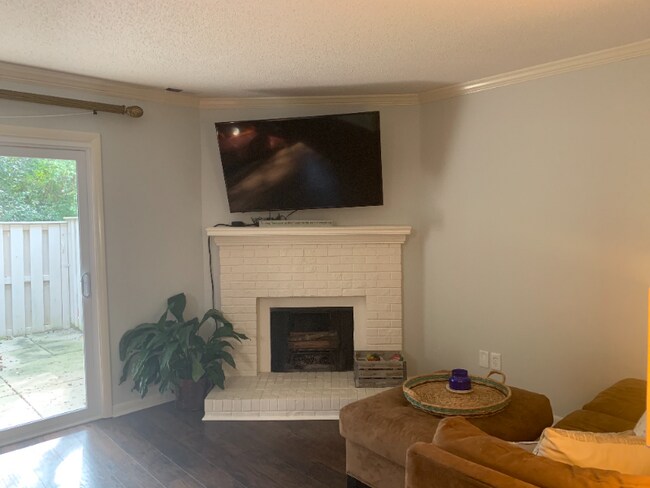 Building Photo - 7314 Sandy Creek Dr