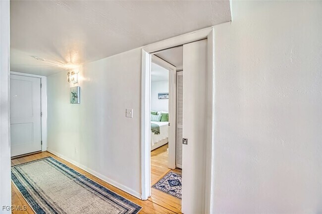 Building Photo - 226 3rd St W