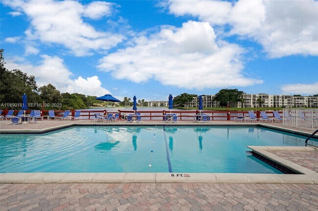 Building Photo - 9491 Evergreen Pl