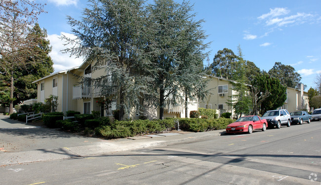 Primary Photo - Jack London Townhomes