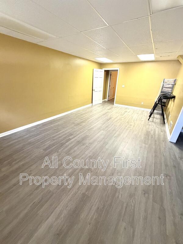 Building Photo - 5621 Shadow View Dr SW
