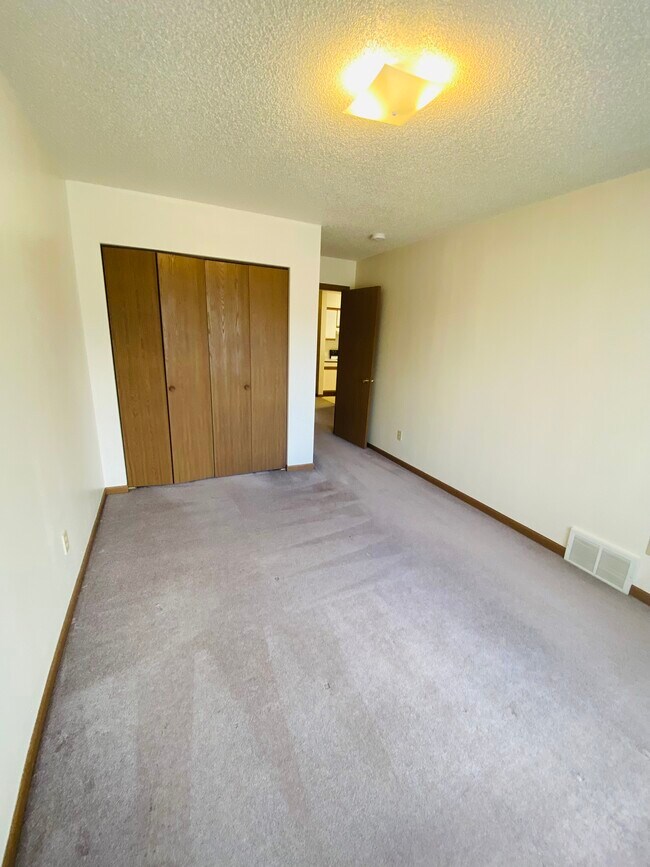 Building Photo - 365 Beaver Kreek Center