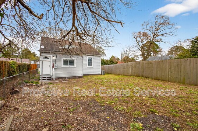 Building Photo - 108 Wright Ave