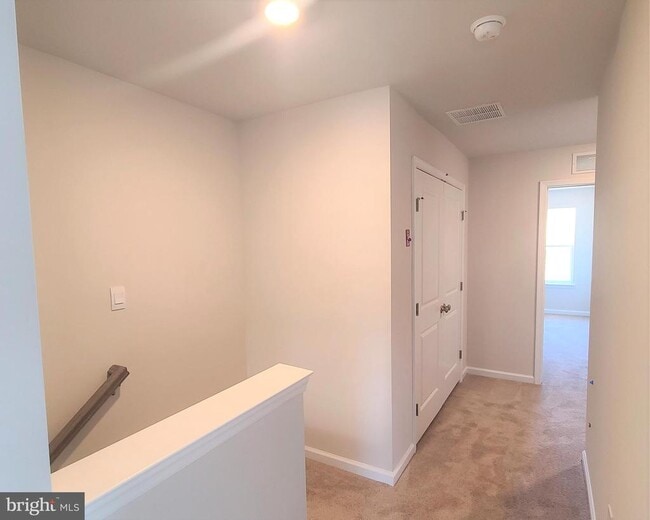 Building Photo - 874 Peaceful Ln