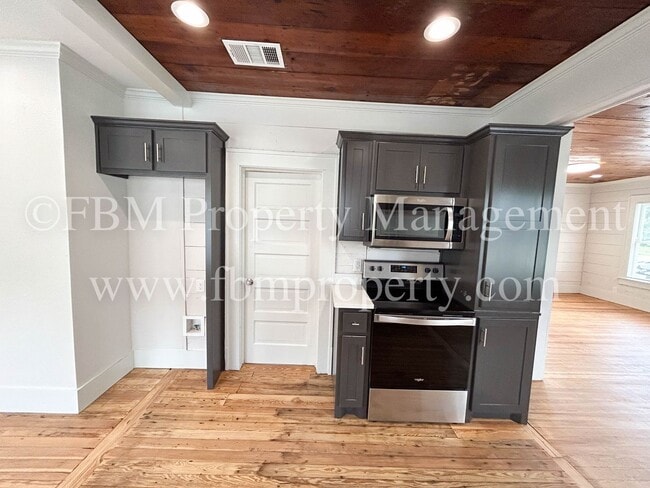 Building Photo - 1407 N Preston St