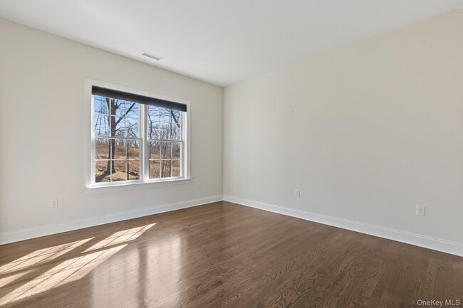 Building Photo - 11 Fraydun Ln