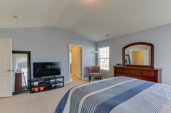 Building Photo - 1441 Kemp Bridge Dr