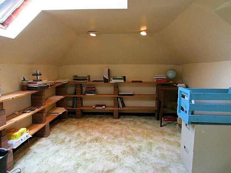 Building Photo - 3761 Orpwood St