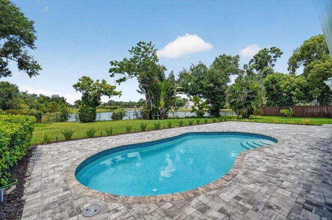 Building Photo - 4230 Shady Oaks Ct