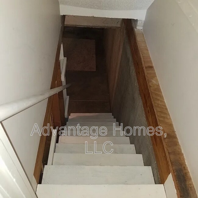 Building Photo - 7110 Bond St