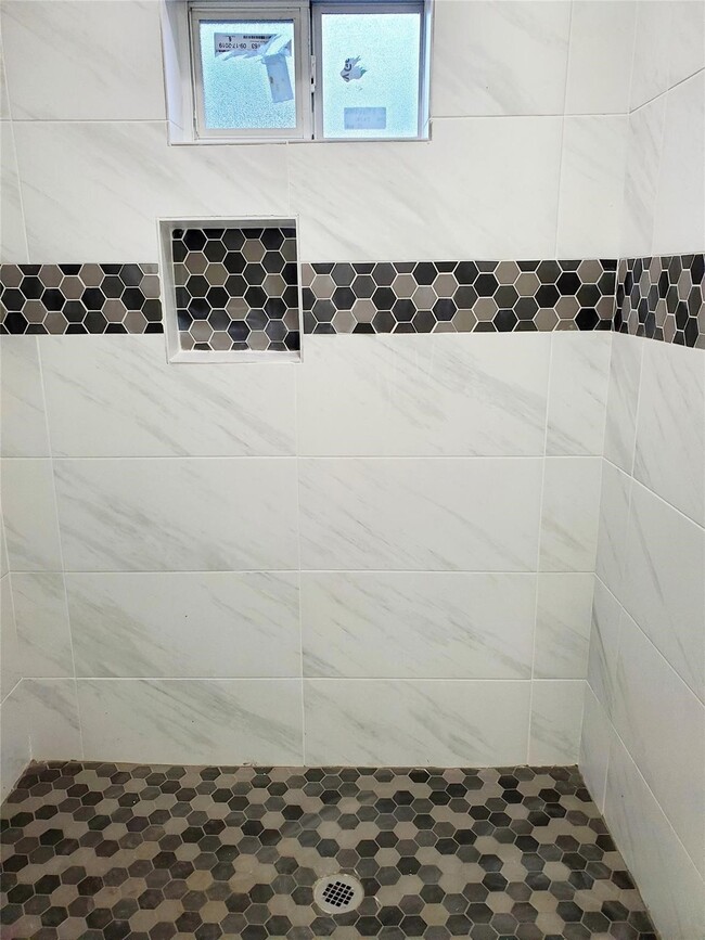 Building Photo - 6815 Sidney St