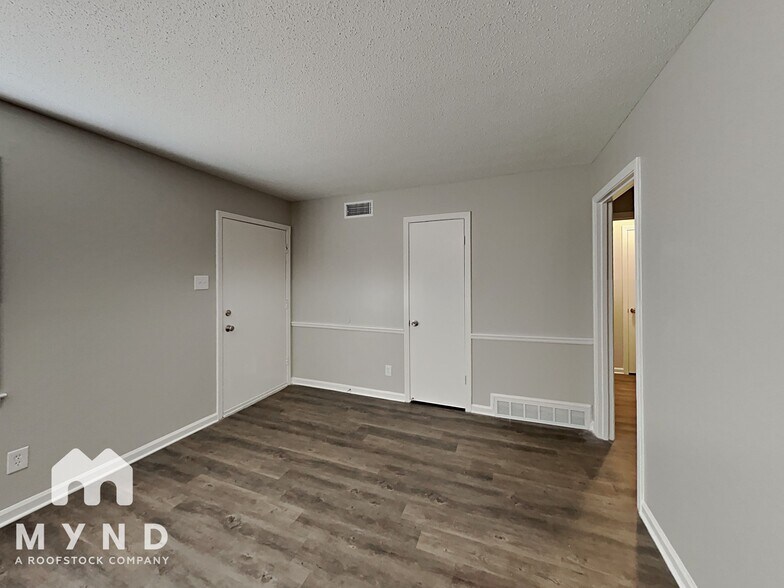 Building Photo - 5160 Rolling Meadows Dr