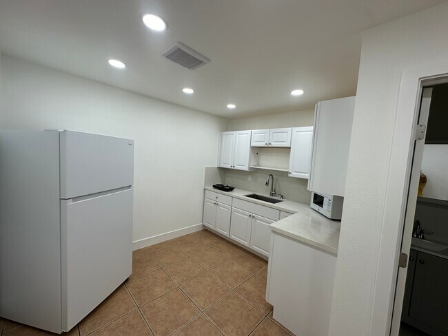 Building Photo - 14000 SW 47th St