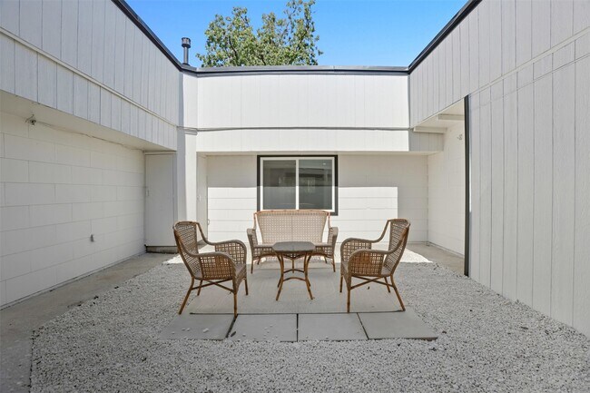 Primary Photo - 7819 Bayside Dr