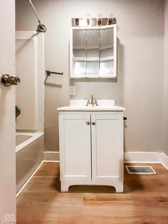 Building Photo - 102 Meridian St