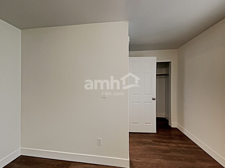 Building Photo - 16961 SW Cashew Way