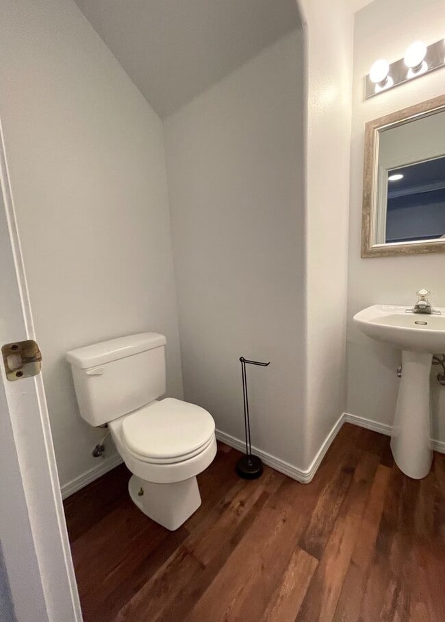 Building Photo - COMING SOON!!! 3 Bedroom 2.5 Bath Home