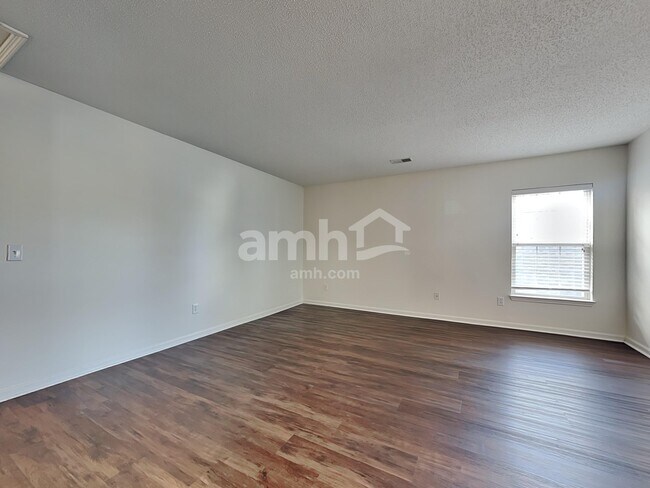 Building Photo - 132 Wildberry Ln