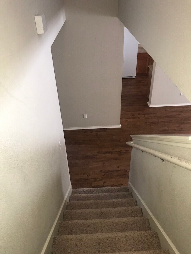 Building Photo - GREAT HOME! GREAT LOCATION