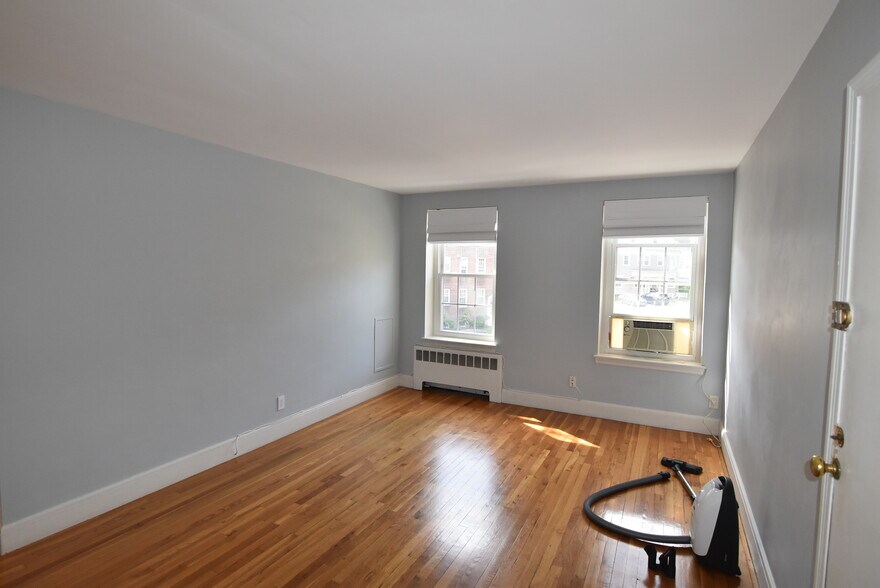 Building Photo - 23 Englewood Ave
