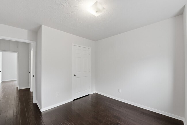 Building Photo - 7519 Chathan Glen Ln