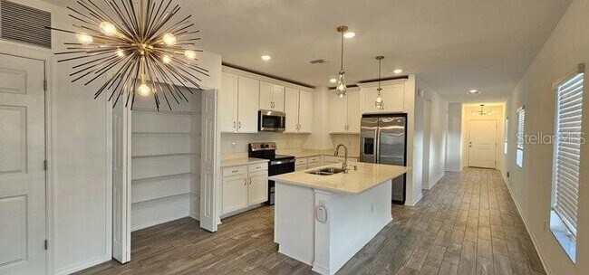 Building Photo - 1992 Sunset Preserve Wy