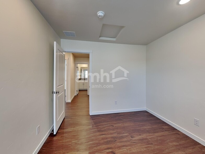 Building Photo - 9364 W Shumard St