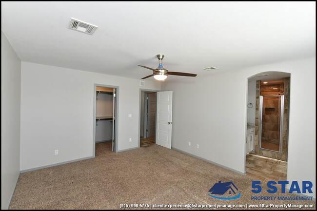 Building Photo - 13744 Flora Vista Ave