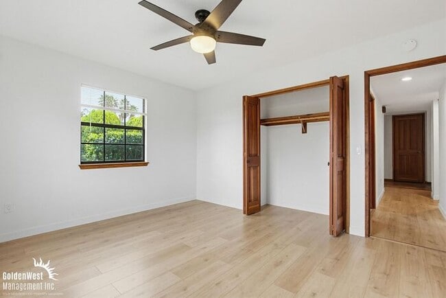 Building Photo - Spacious and Inviting 4Bdm 3Ba Home Nestled in the Scenic Hills of Fallbrook!